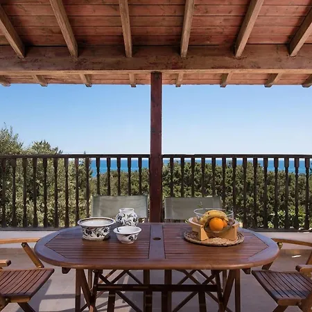 Cedrus And Sea, Beachfront House, Gennadi, Rhodes Appartement *